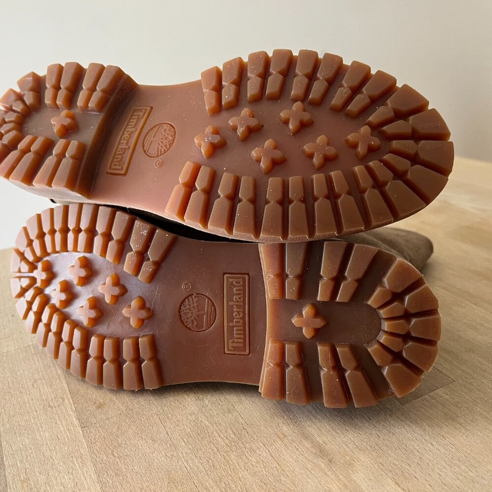 Timberland Boots Fold Down Fleece Lined in Taupe - Picture 5 of 7